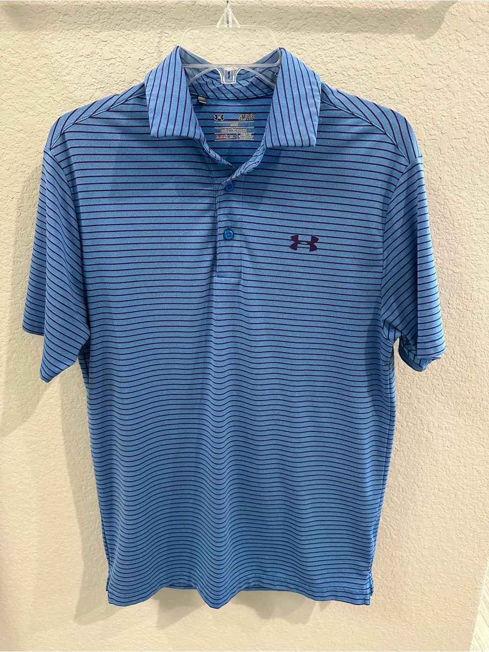 Under Armour Men’s Light Blue Polo with purple Stripe, Small, heatgear golf polo